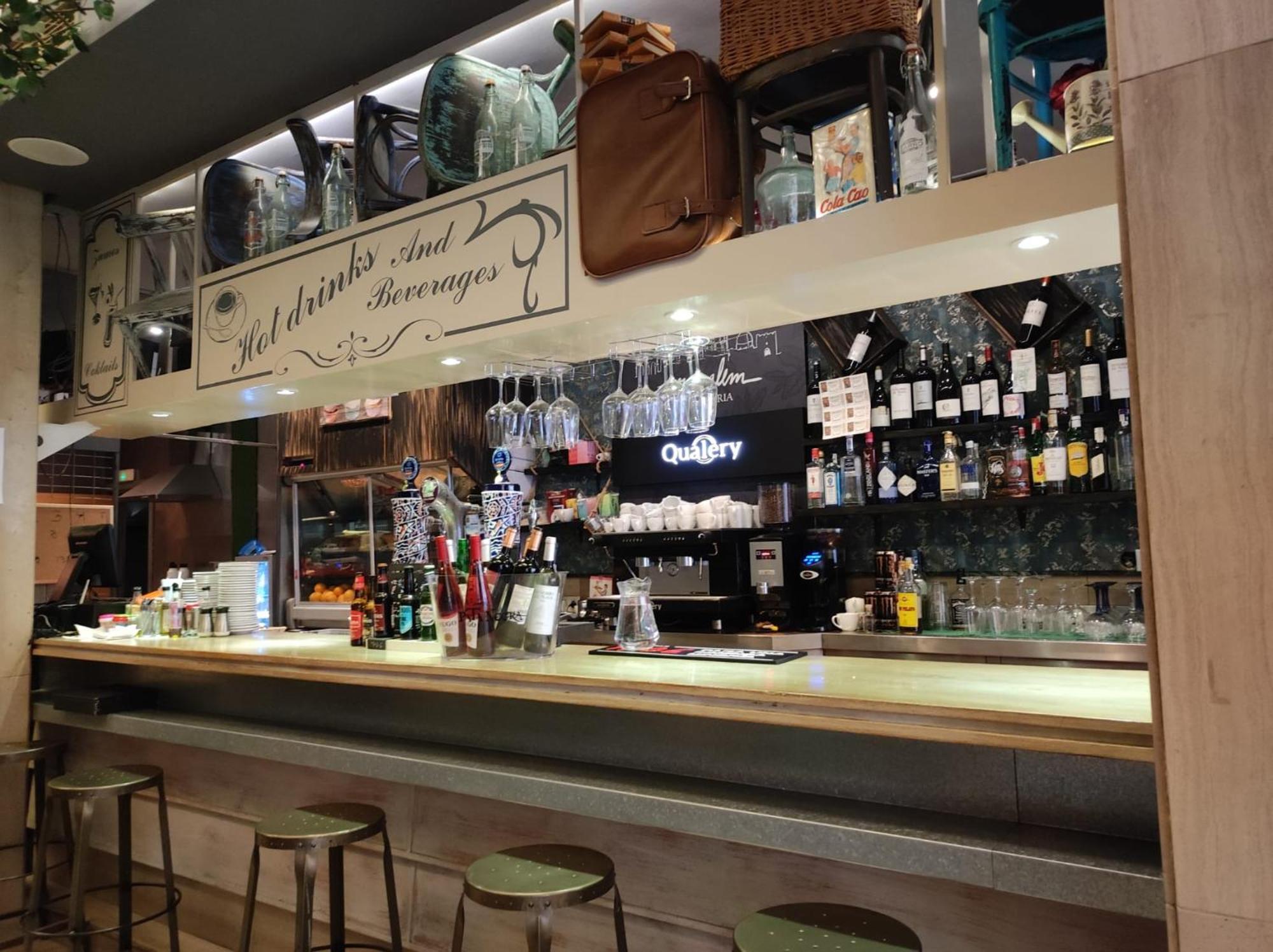 Oasis Backpackers' Toledo Hostel — Photos 3