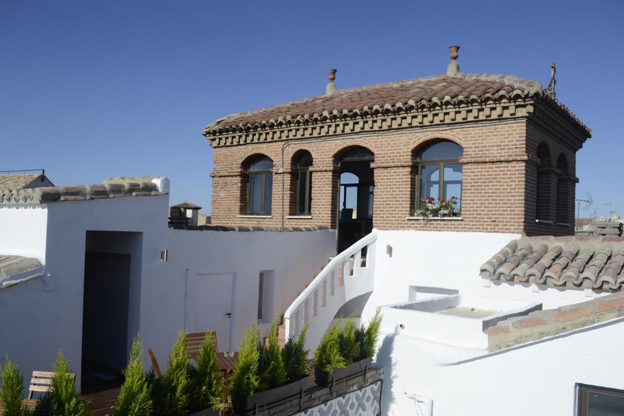 Oasis Backpackers' Toledo Hostel — Photos 1